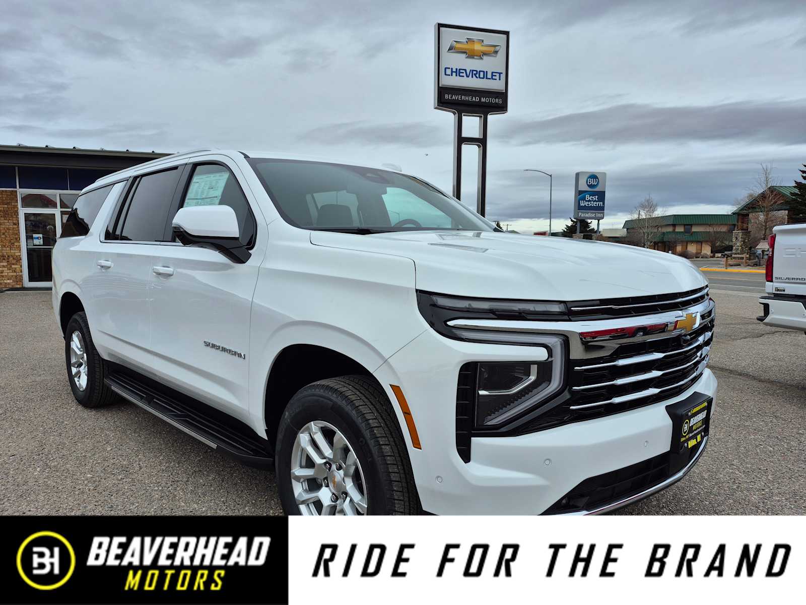 2026 Chevrolet Suburban LT 4WD's photo