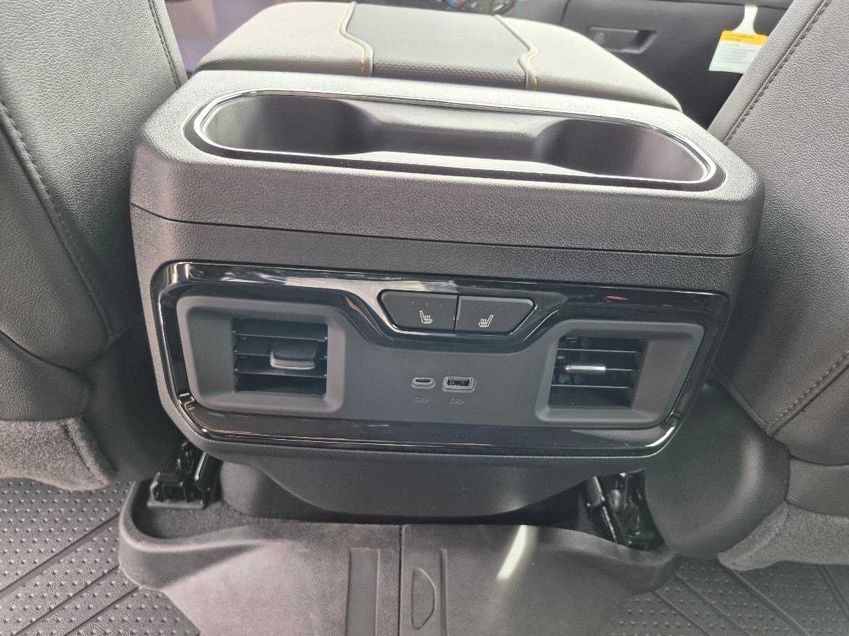 2026 Chevrolet Silverado 2500 HD ZR2 - Photo 37