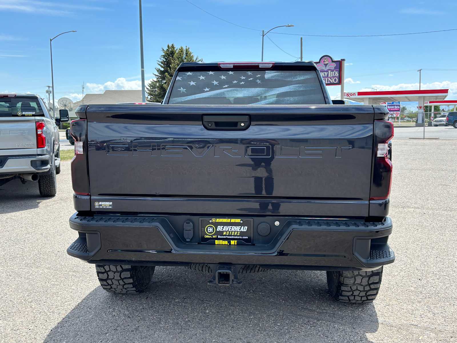 2024 Chevrolet Silverado 2500HD Custom photo 3