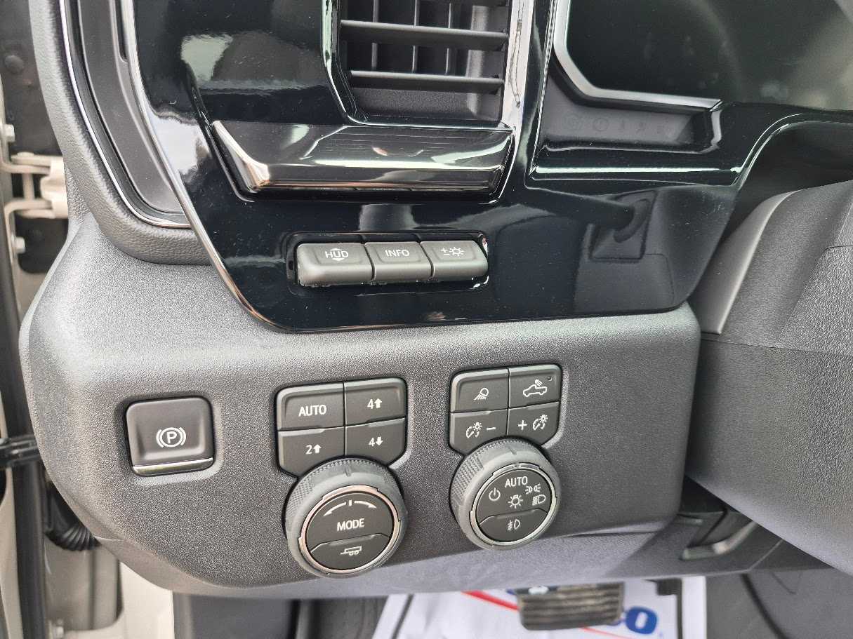 2026 Chevrolet Silverado 2500 HD ZR2 - Photo 13