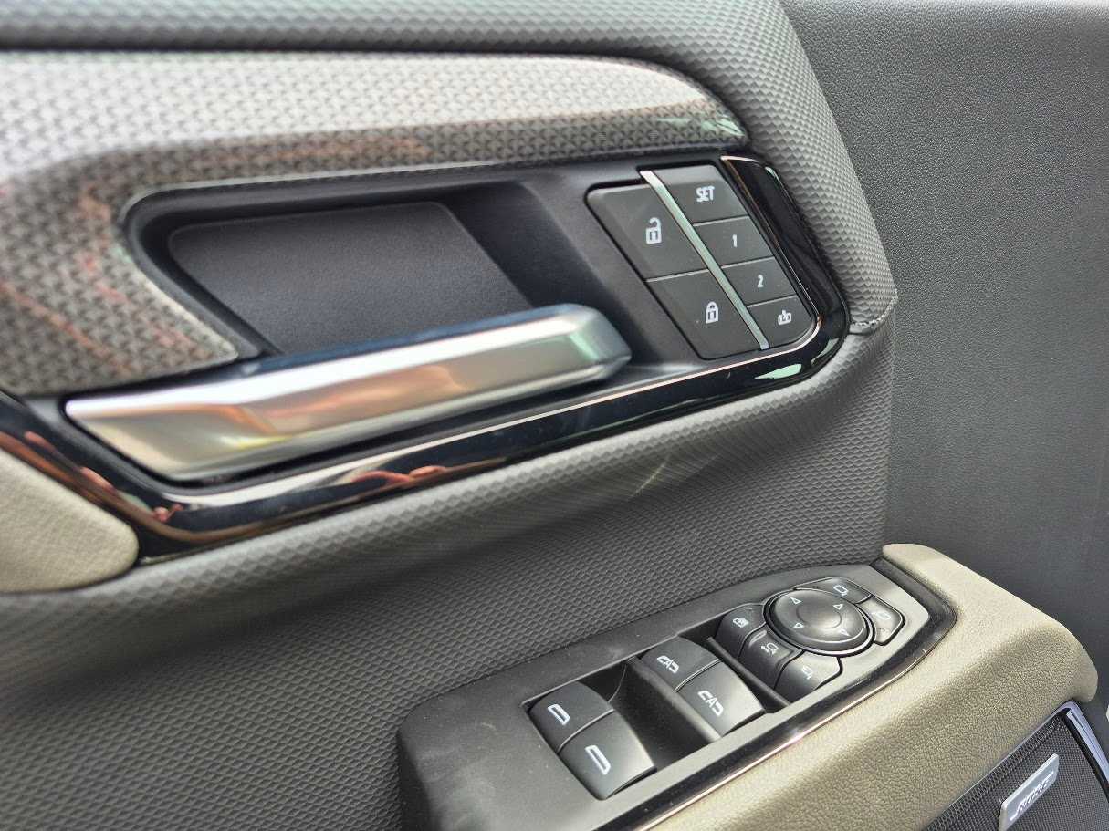 2026 Chevrolet Silverado 2500 HD ZR2 - Photo 12