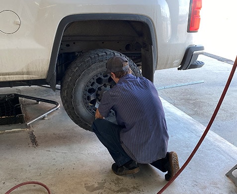 Auto Services: Oil Changes, Tire Service, Car Batteries and more
