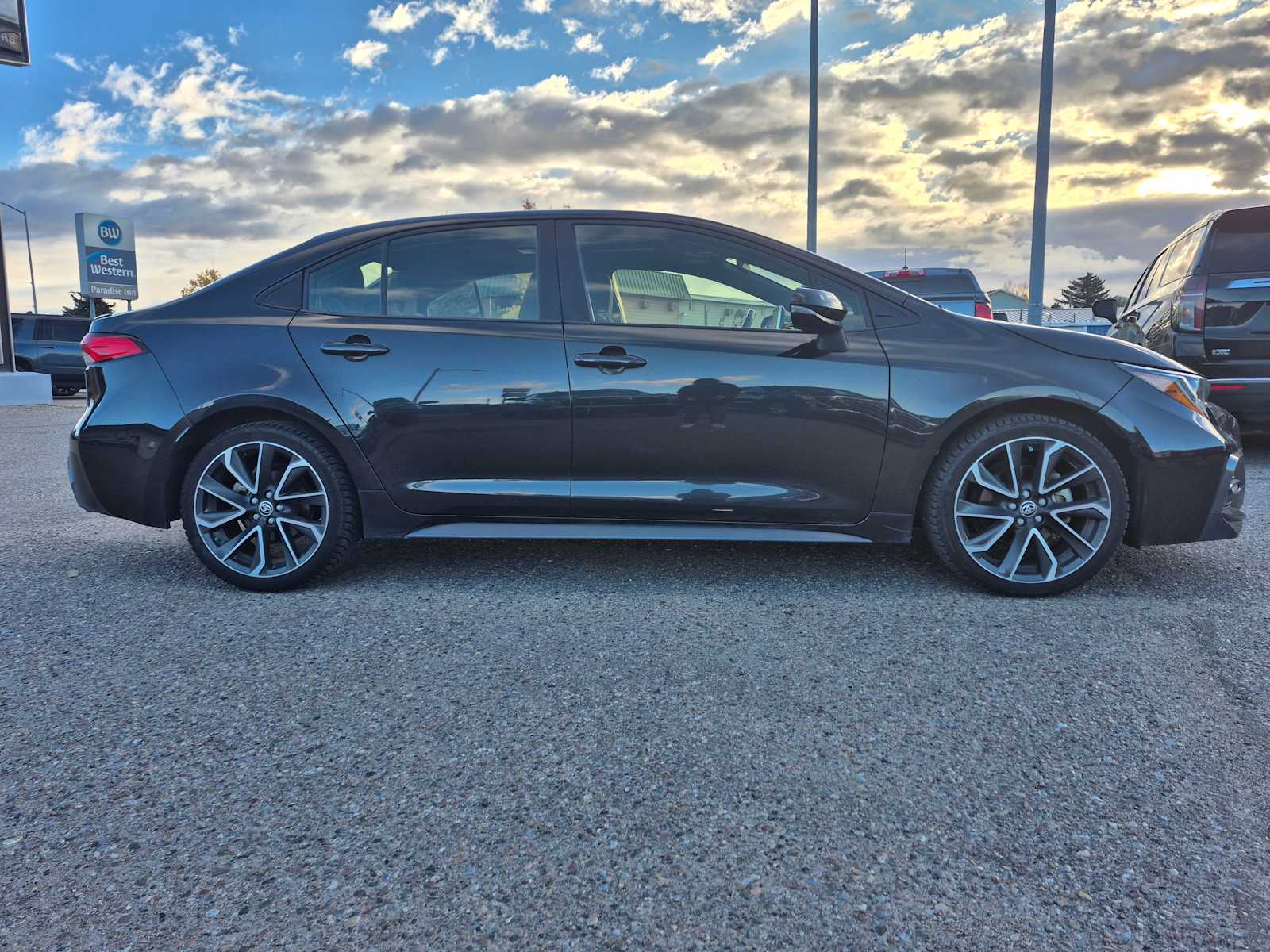 2020 Toyota Corolla SE photo 2