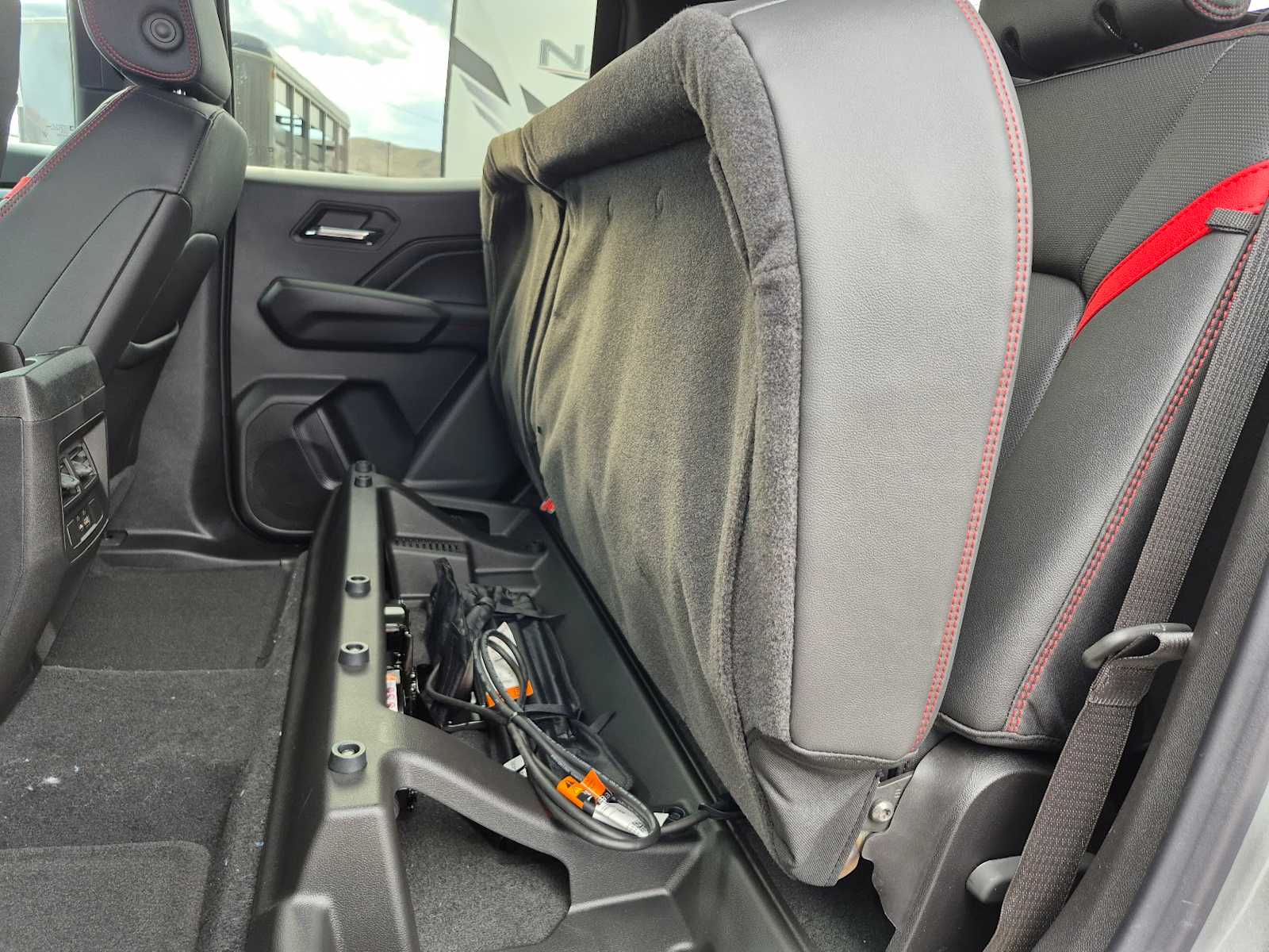 2026 Chevrolet Colorado Z71 - Photo 31