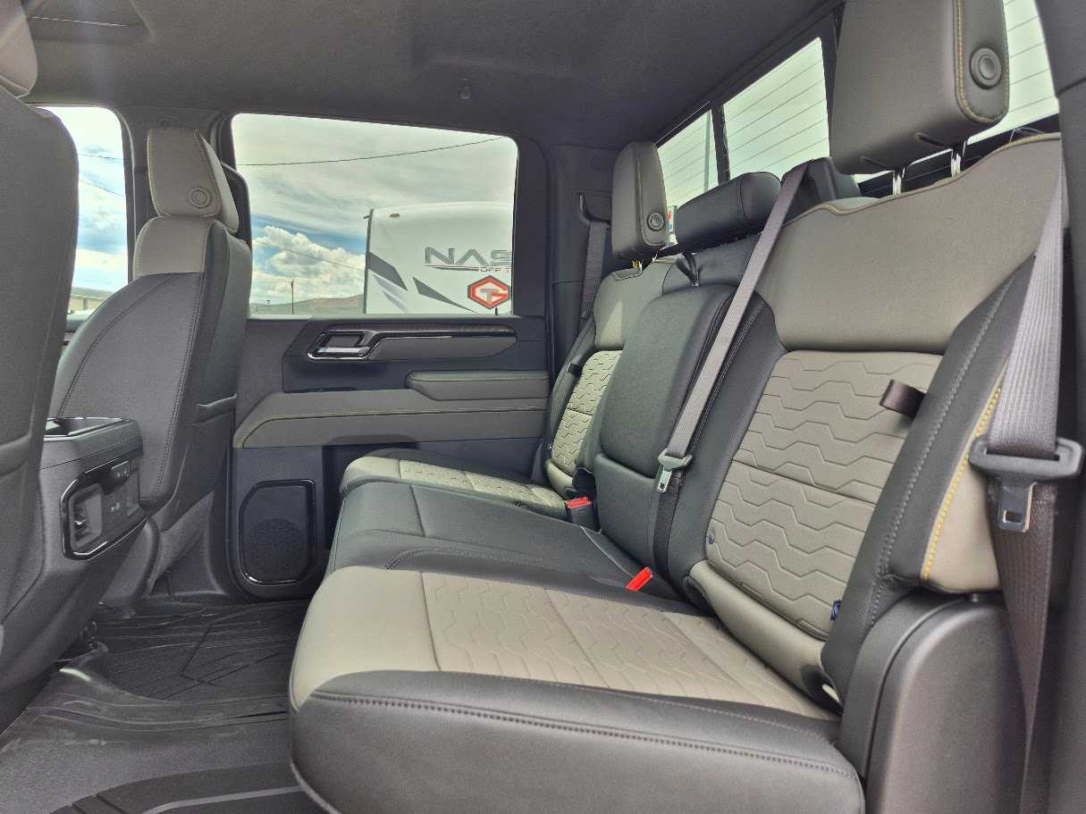 2026 Chevrolet Silverado 2500 HD ZR2 - Photo 33