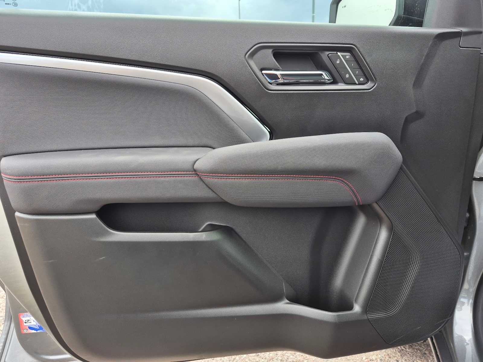 2026 Chevrolet Colorado Z71 - Photo 12