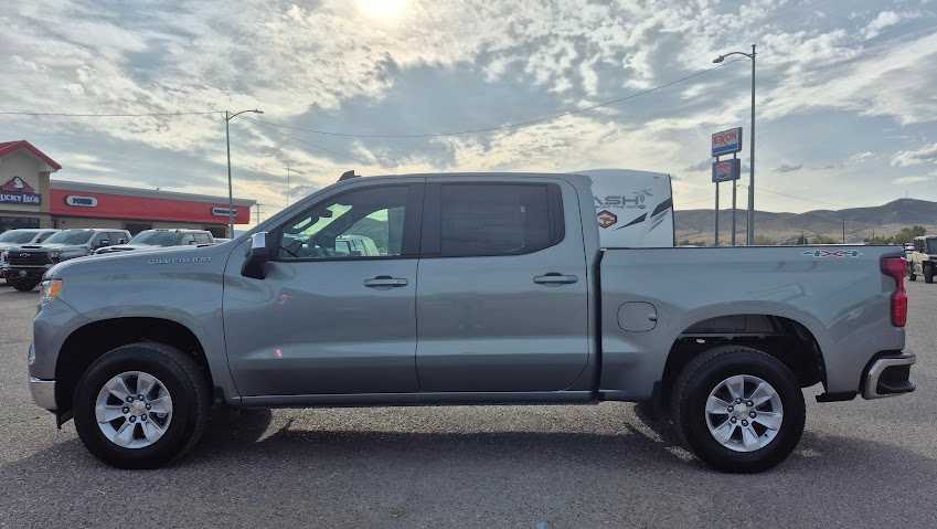 2026 Chevrolet Silverado 1500 LT - Photo 9