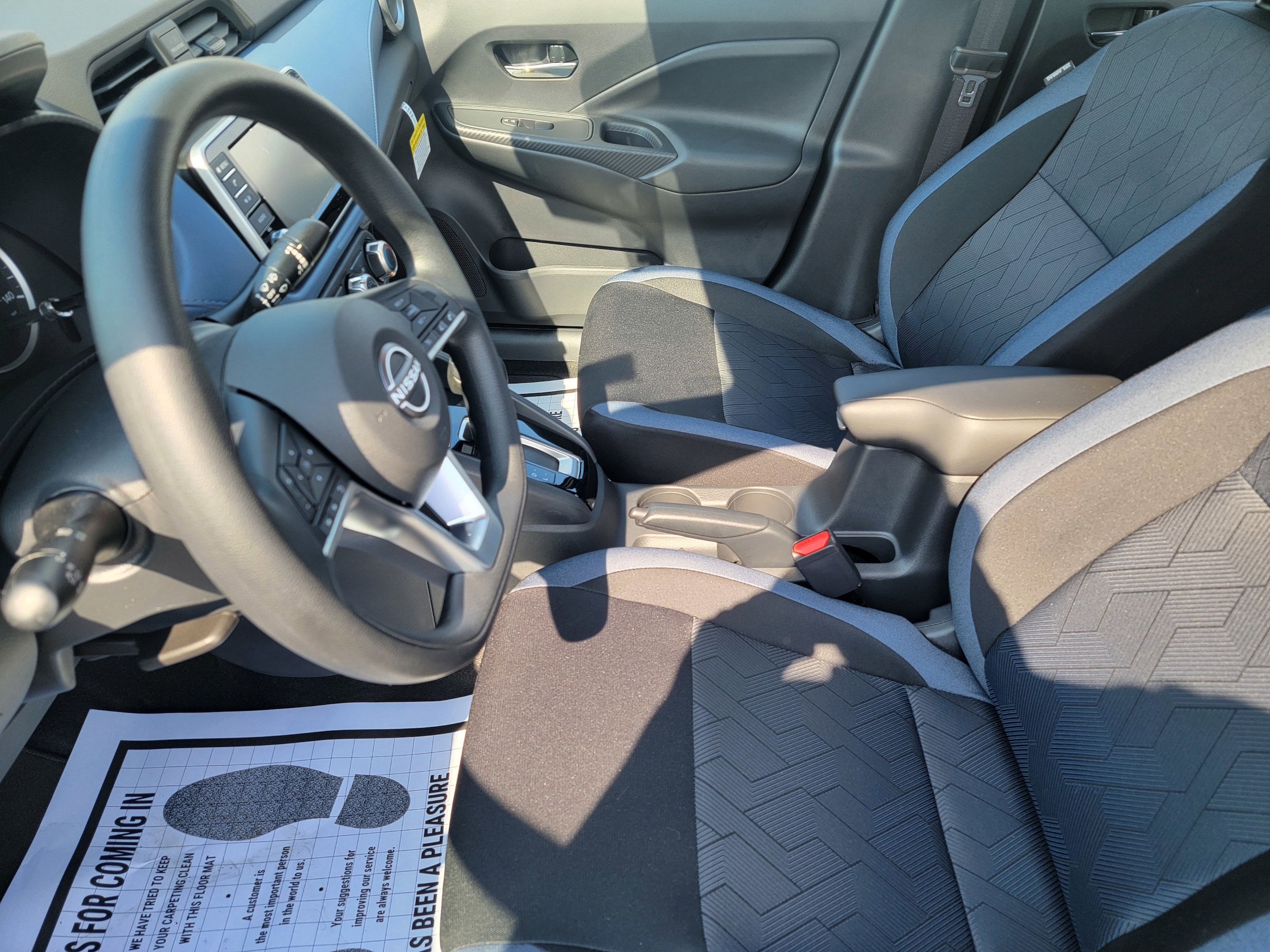 2025 Nissan Versa Sedan SV - Photo 10