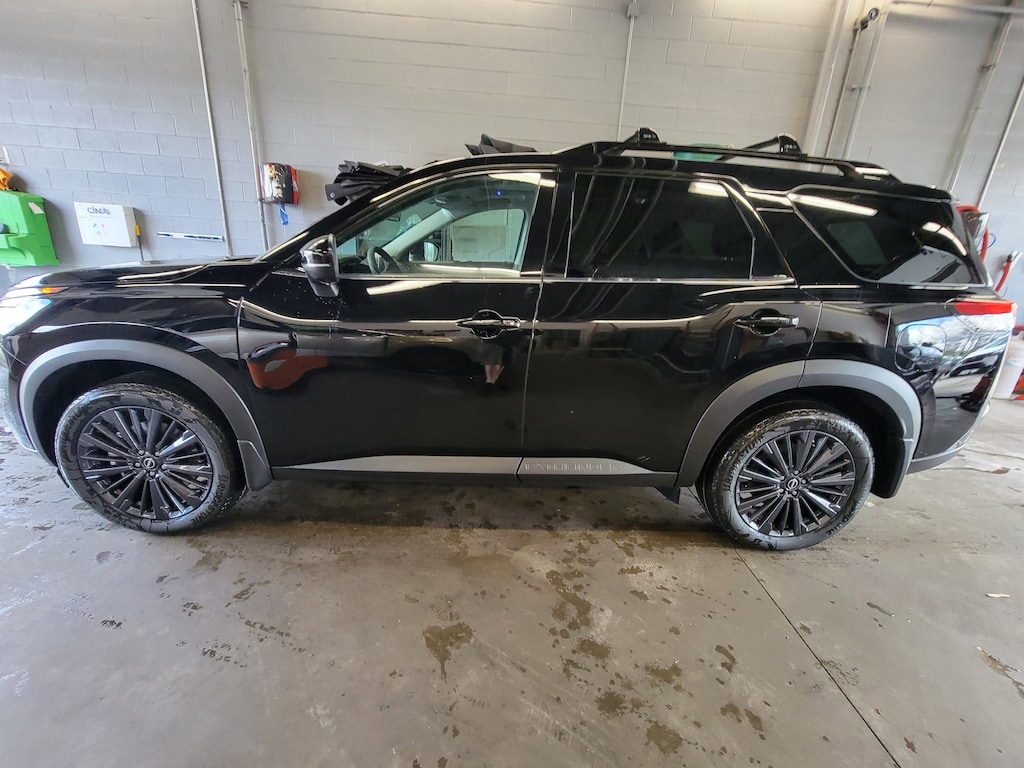 New 2026 Nissan Pathfinder SL SUV
