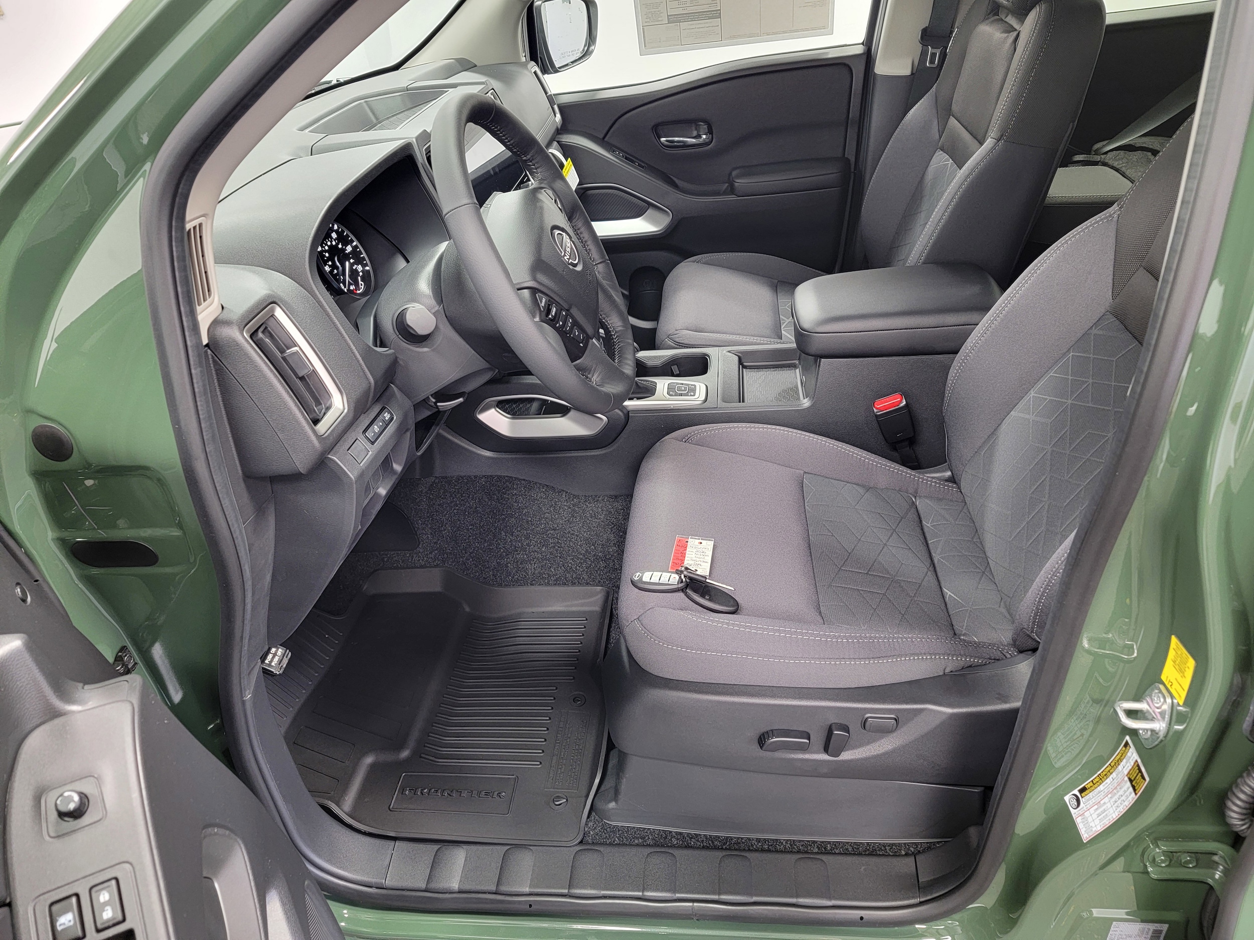 2026 Nissan Frontier SV - Photo 6