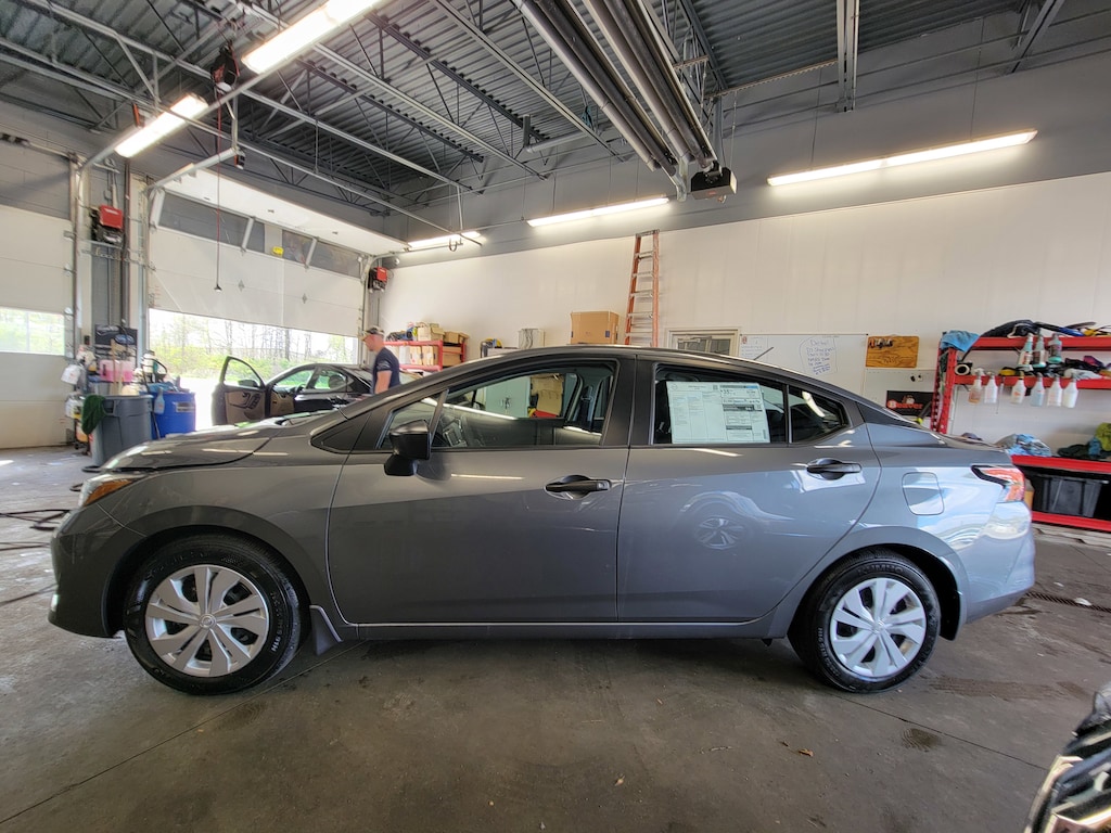 New 2025 Nissan Versa 1.6 S Sedan