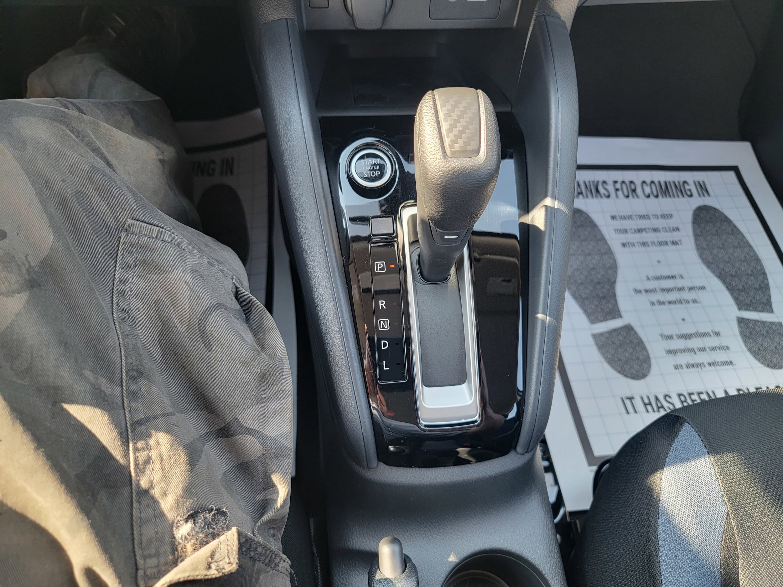 2025 Nissan Versa Sedan SV - Photo 18