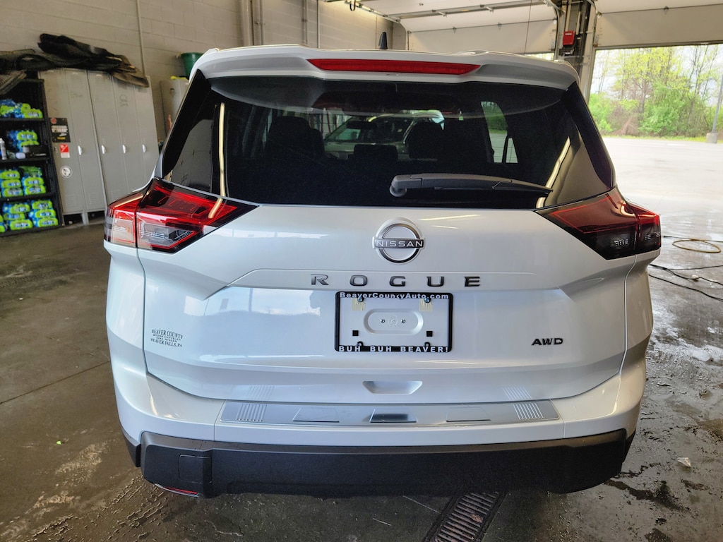 New 2026 Nissan Rogue SV SUV