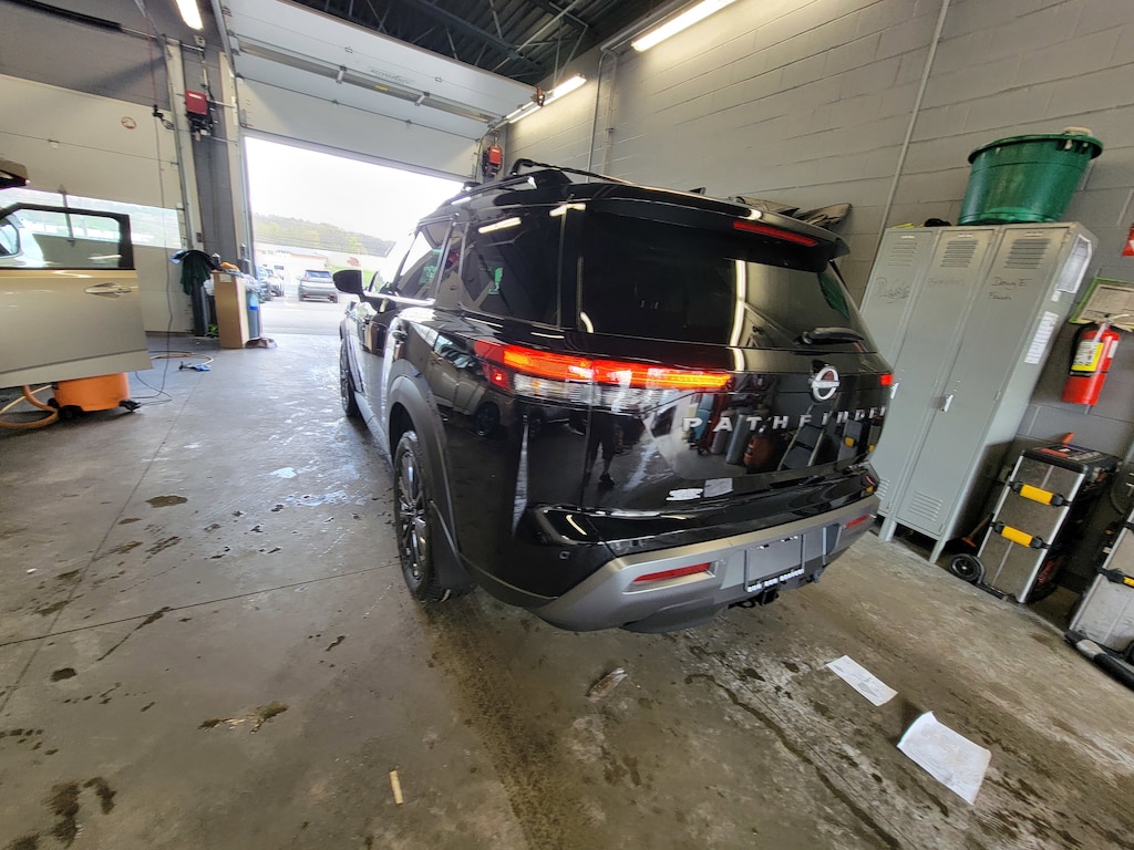 New 2026 Nissan Pathfinder SL SUV