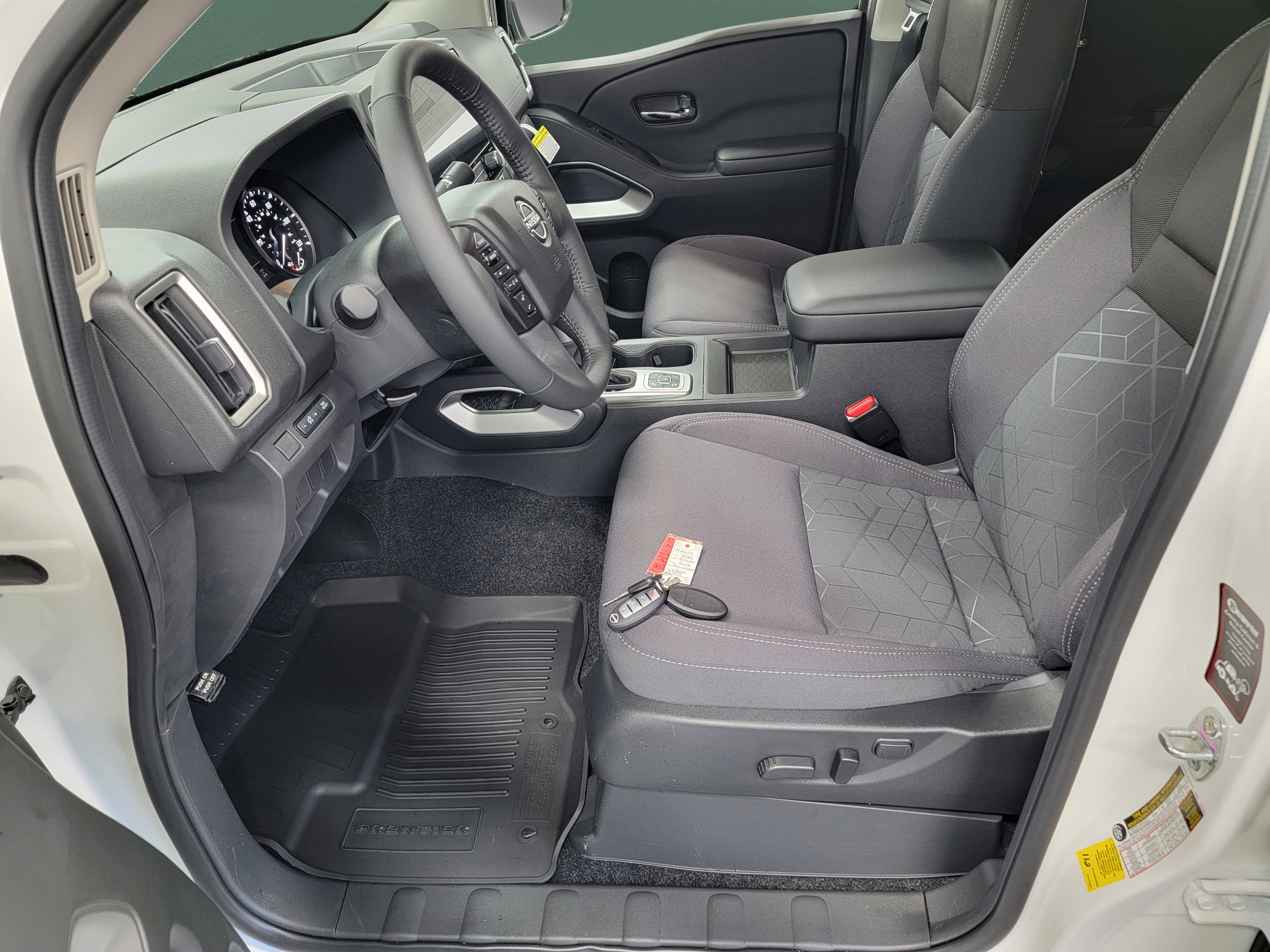 2026 Nissan Frontier SV - Photo 5