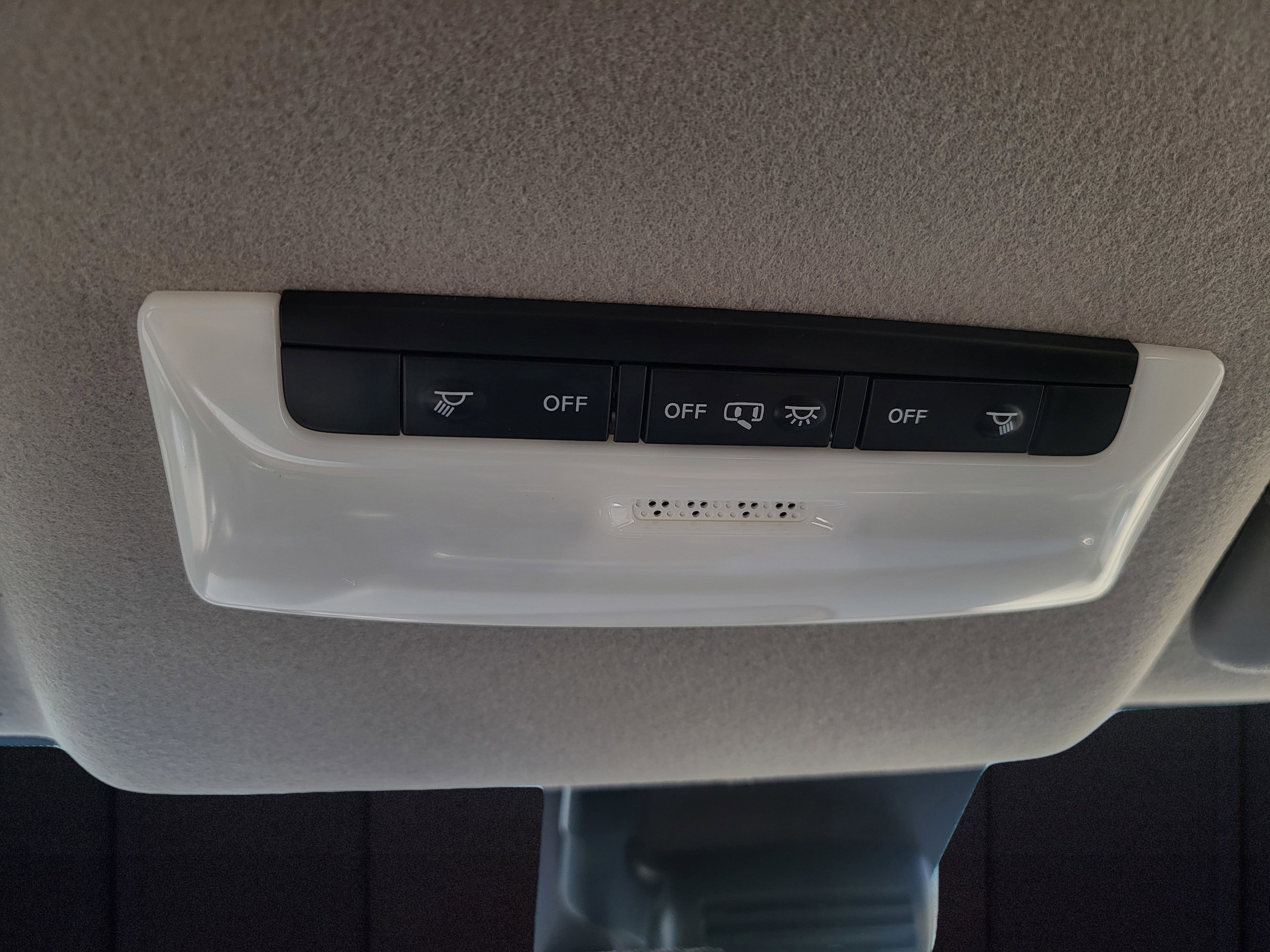 2025 Nissan Versa Sedan SV - Photo 19