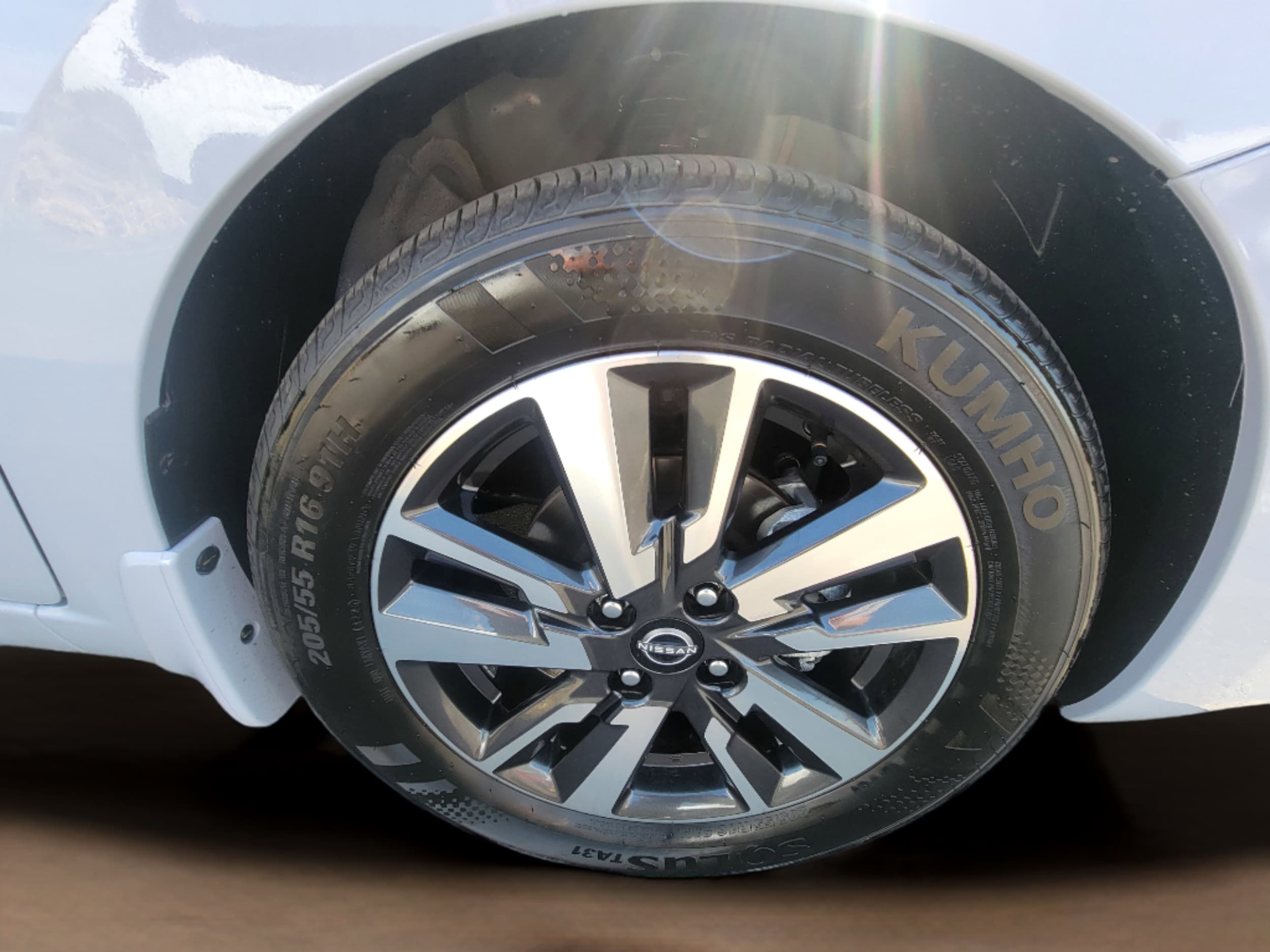 2025 Nissan Versa Sedan SV - Photo 23