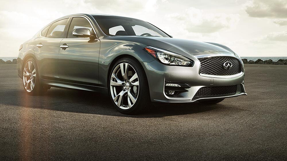 2016 INFINITI Q70L exterior image