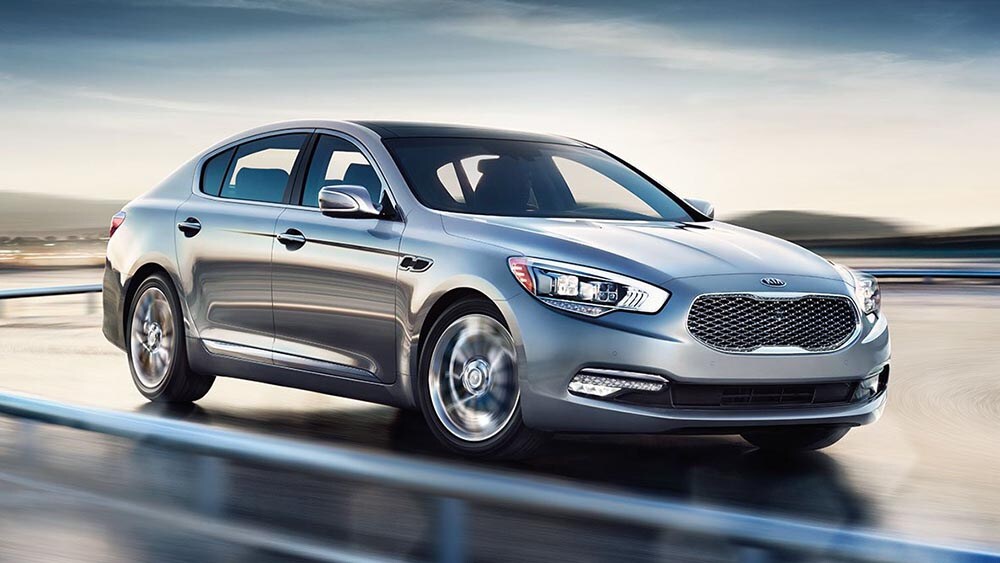 Kia K900 exterior image