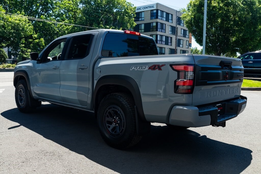2025 Nissan Frontier PRO-4X photo 4