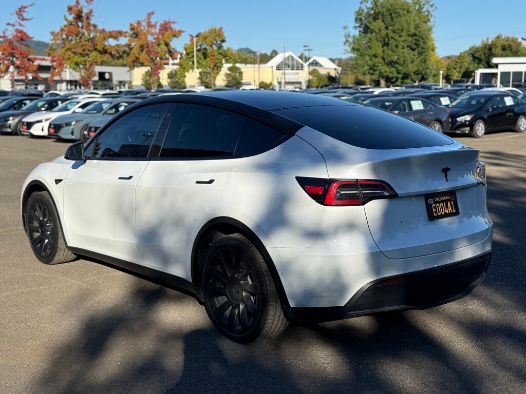 2022 Tesla Model Y Long Range photo 3