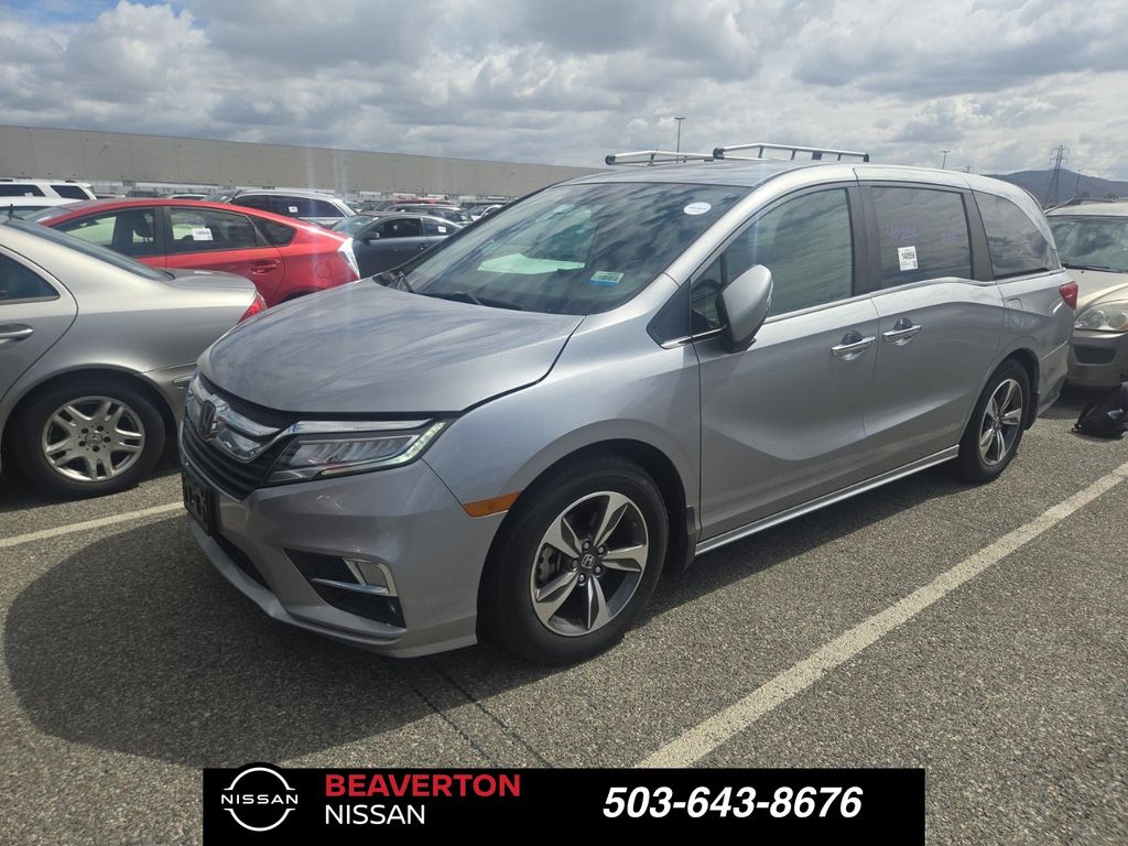 2018 Honda Odyssey Touring's photo