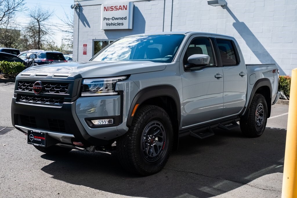 2025 Nissan Frontier PRO-4X photo 3