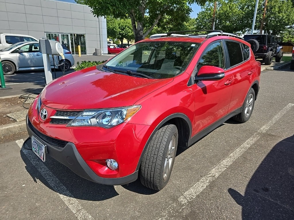 Used 2015 Toyota RAV4 XLE with VIN JTMRFREV1FJ025930 for sale in Beaverton, OR