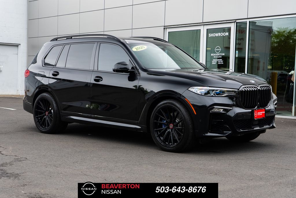 2020 BMW X7 M50i's photo