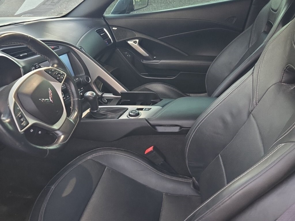 2017 Chevrolet Corvette Stingray 1LT Z51 photo 2