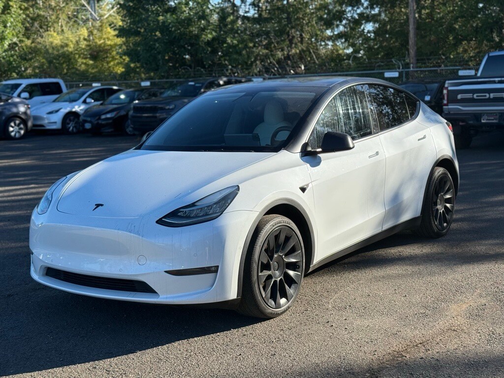 2022 Tesla Model Y Long Range photo 2
