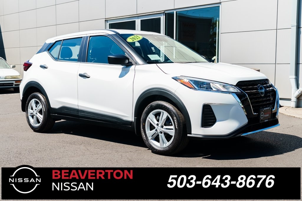 2025 Nissan KICKS PLAY Base's photo