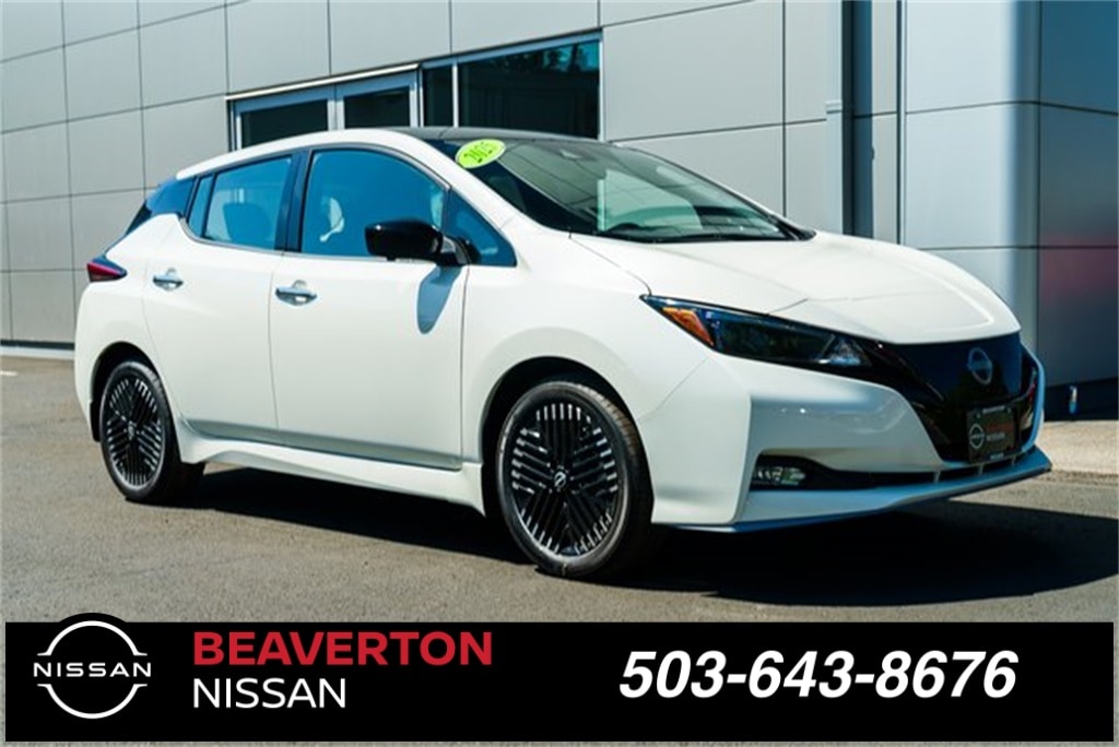 2025 Nissan LEAF Hatchback 