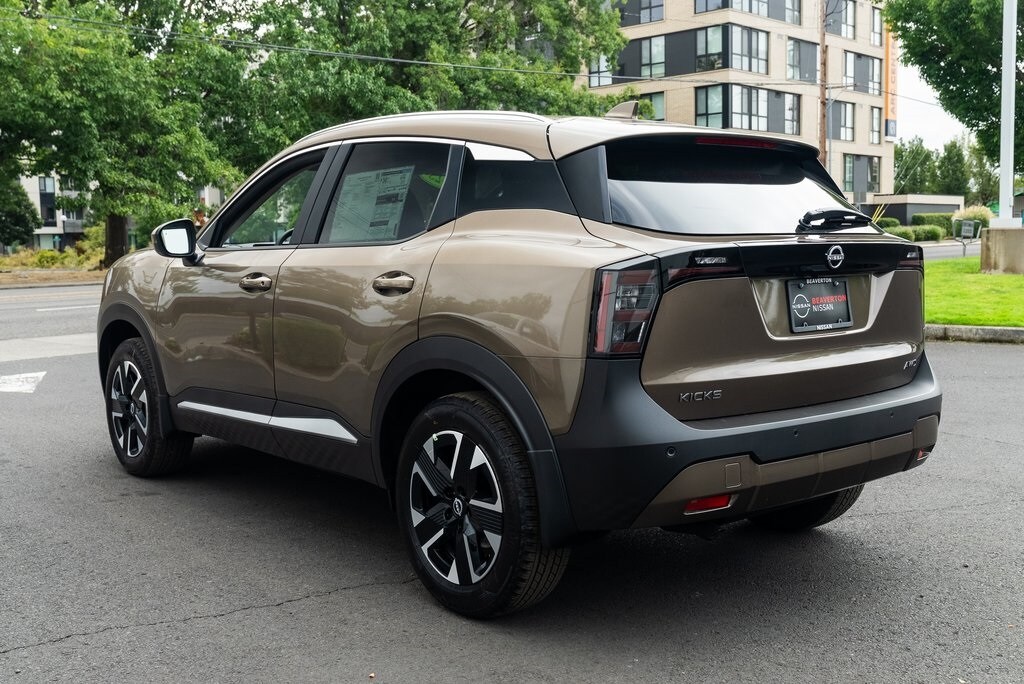 2025 Nissan Kicks SV photo 2