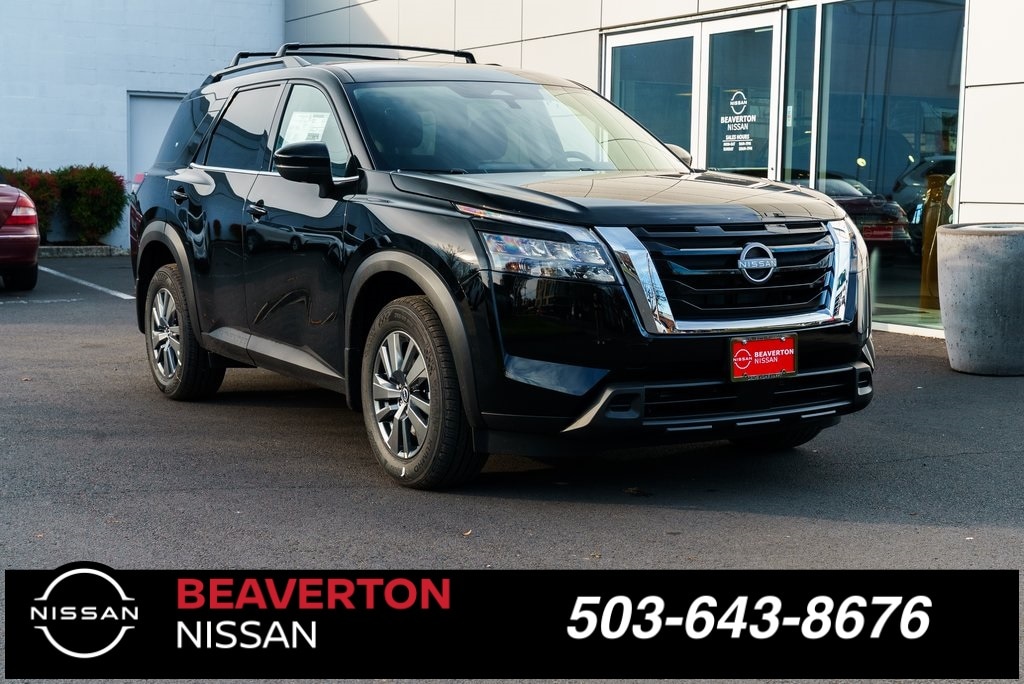 2025 Nissan Pathfinder SV's photo