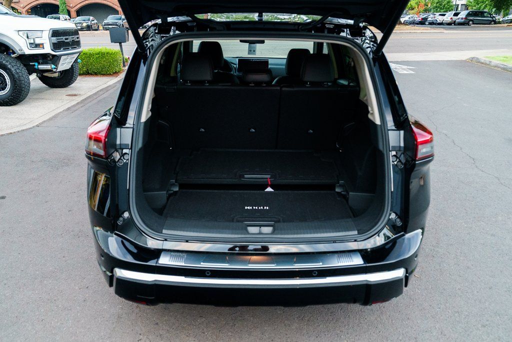 2026 Nissan Rogue Platinum - Photo 8