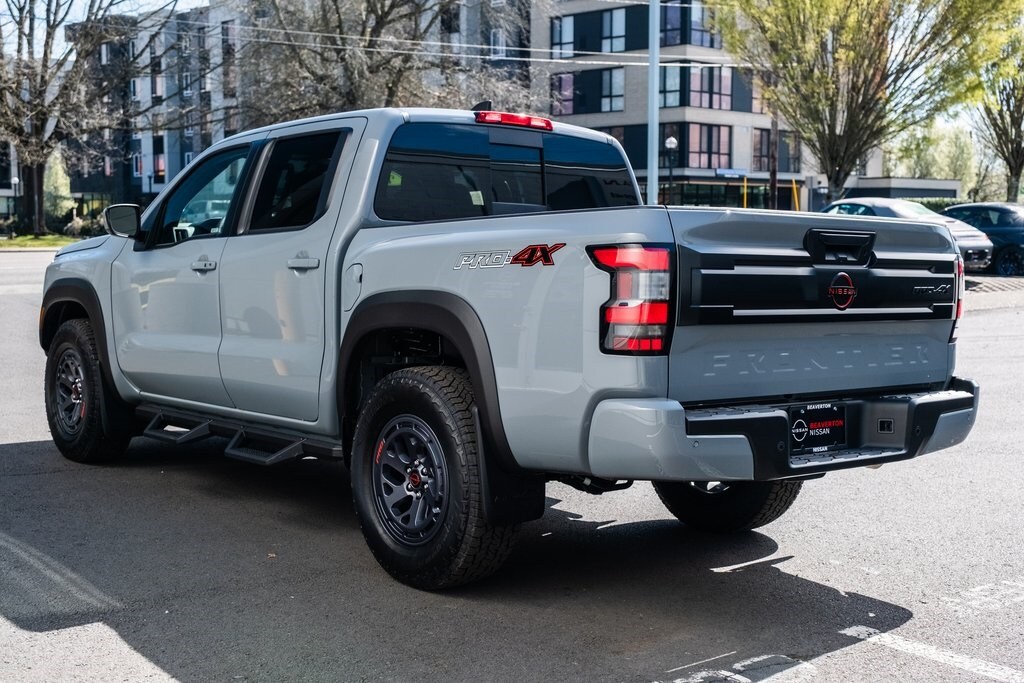 2025 Nissan Frontier PRO-4X photo 4