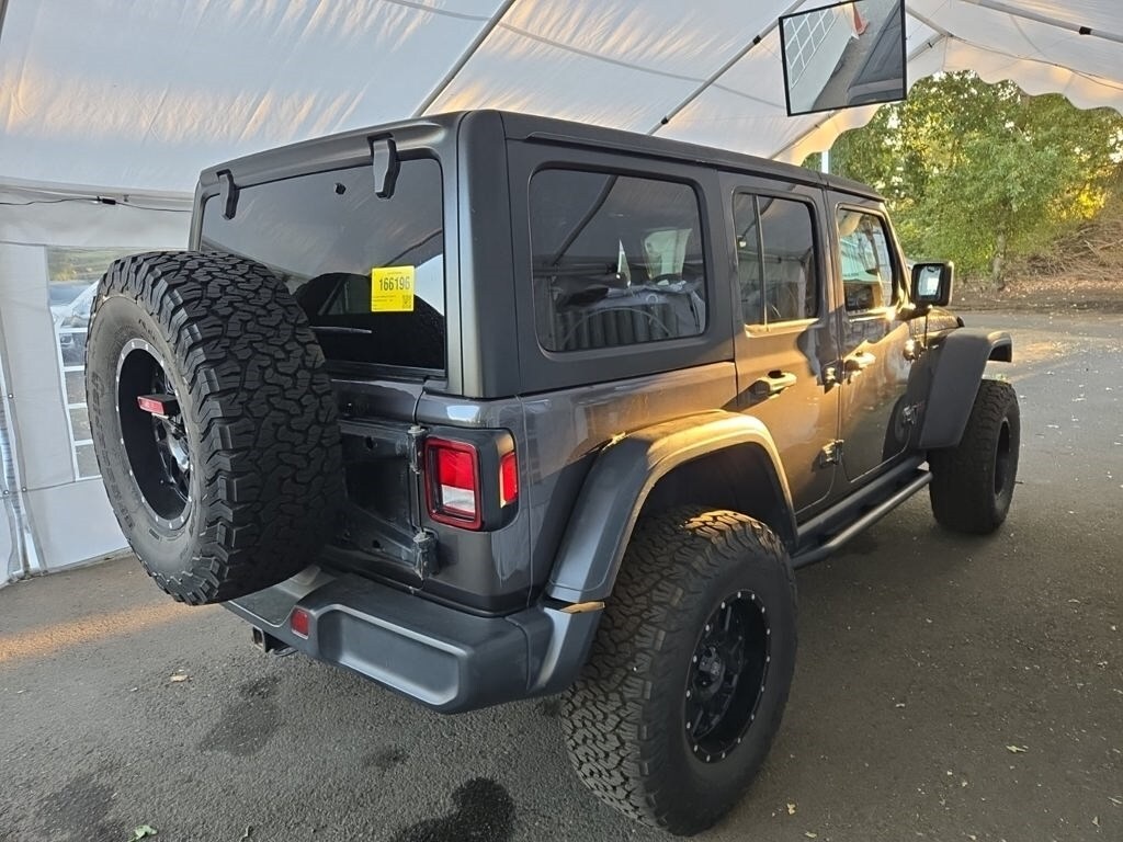 2018 Jeep Wrangler Unlimited Rubicon photo 2