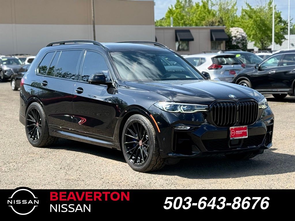 2020 BMW X7 M50i's photo