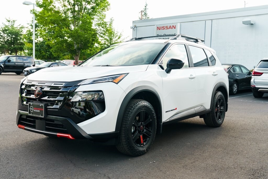 2026 Nissan Rogue SV photo 2