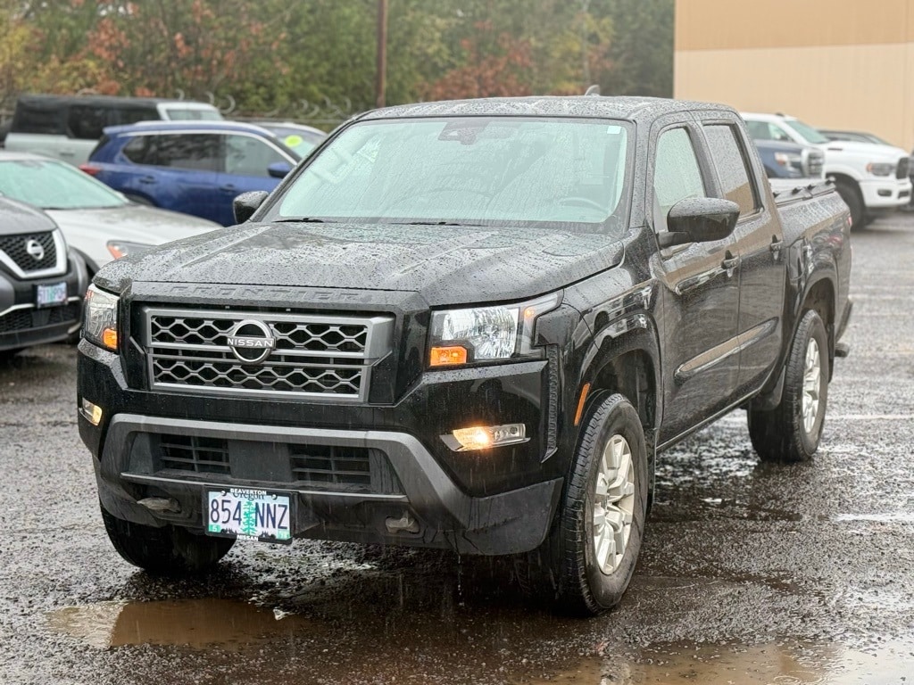 2022 Nissan Frontier SV photo 2