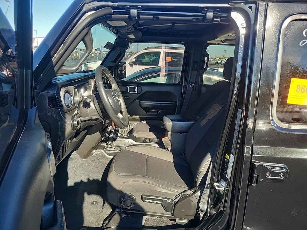 2022 Jeep Wrangler Unlimited Willys photo 2