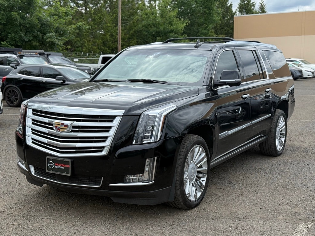 Used 2019 Cadillac Escalade ESV Platinum with VIN 1GYS4KKJ3KR272713 for sale in Beaverton, OR