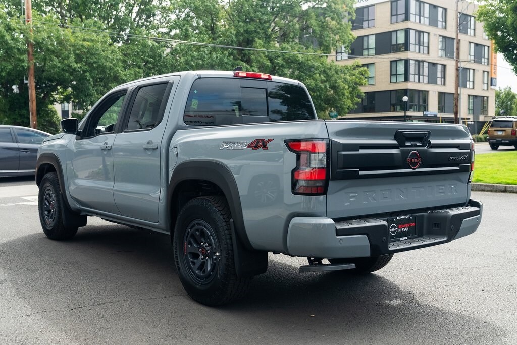 2025 Nissan Frontier PRO-4X photo 4