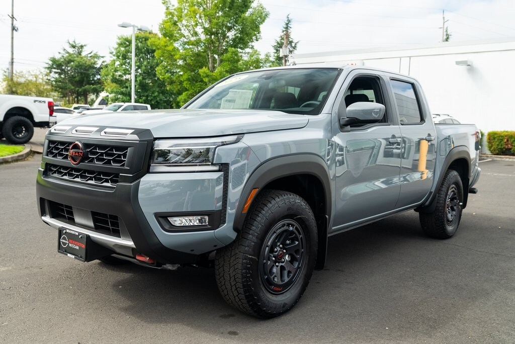 2025 Nissan Frontier PRO-4X photo 3