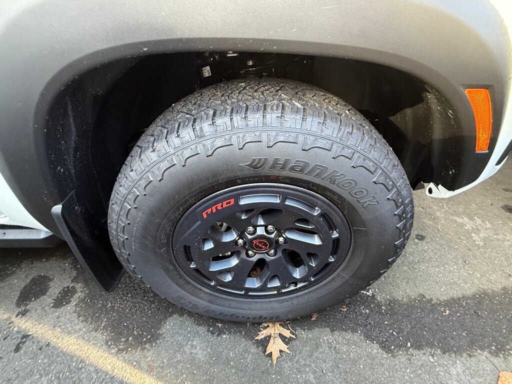 2025 Nissan Frontier PRO-4X photo 3