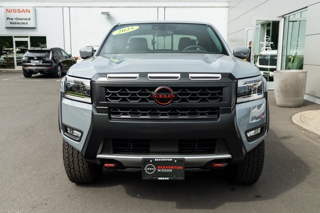 2025 Nissan Frontier PRO-4X photo 2