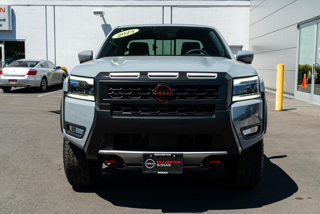 2025 Nissan Frontier PRO-4X photo 2