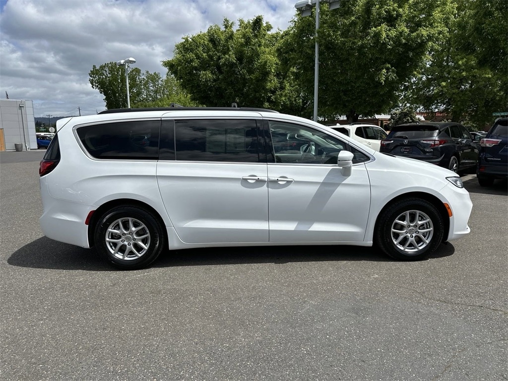 Used 2022 Chrysler Pacifica Touring L with VIN 2C4RC1BG7NR179276 for sale in Beaverton, OR