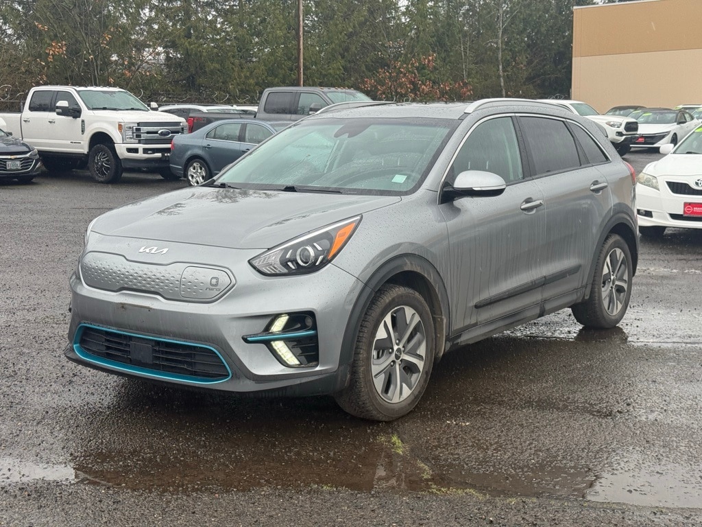 Used 2022 Kia Niro EX Premium with VIN KNDCE3LGXN5132699 for sale in Beaverton, OR